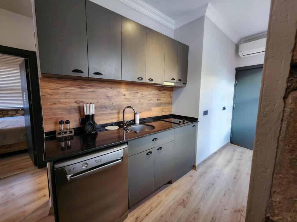 Sera Homes Kaleici Oldtown * Анталья